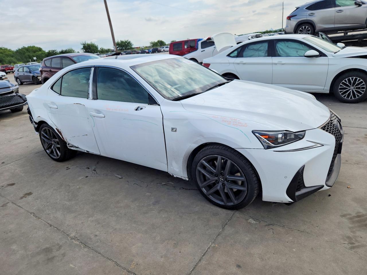2019 Lexus Is 300 - Image 4