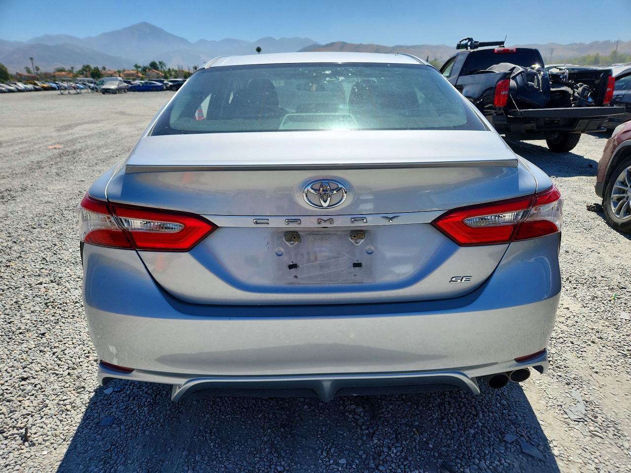 2018 Toyota Camry Se - Фото 6