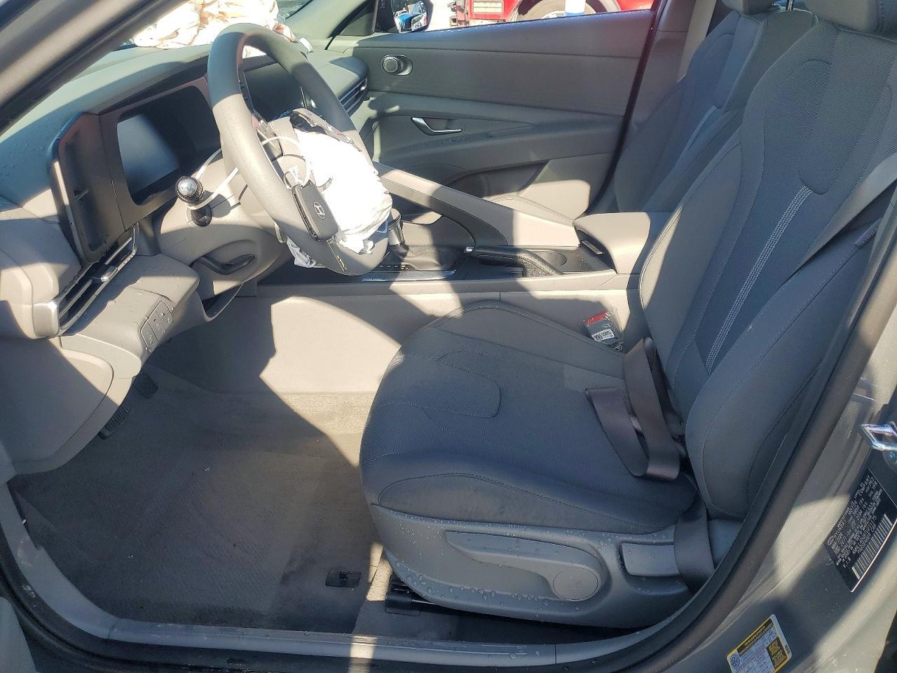 2026 Hyundai Elantra Se - Image 7