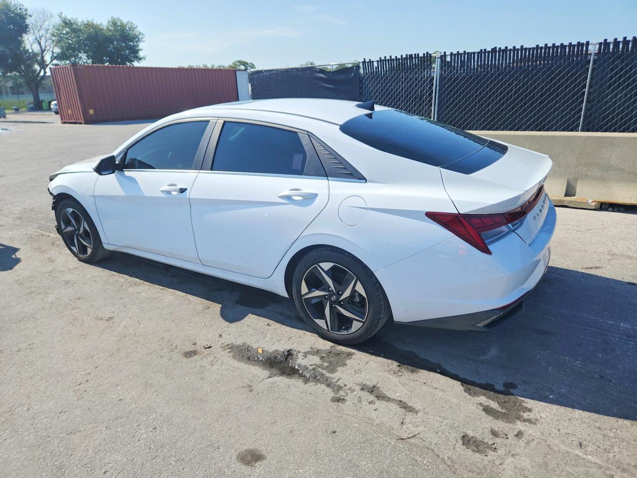 2023 Hyundai Elantra Limited - Фото 2