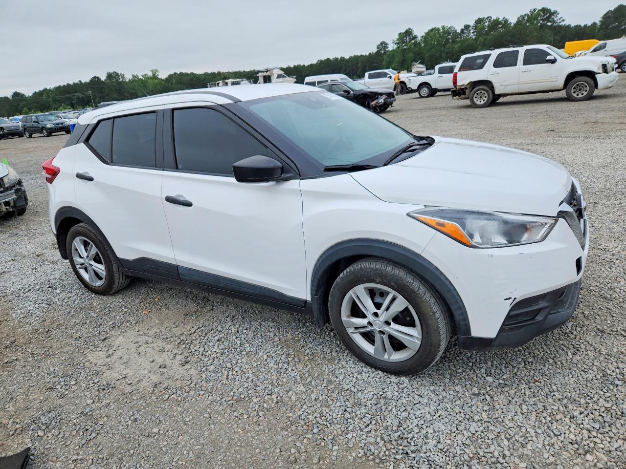 2020 Nissan Kicks S - Фото 4