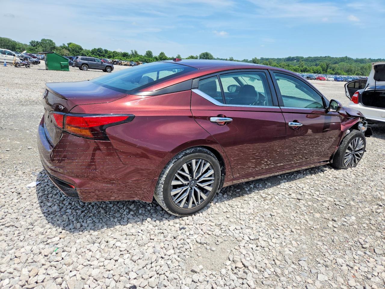 2023 Nissan Altima Sv - Фото 3