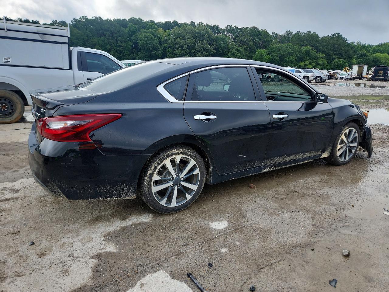 2017 Nissan Altima 2.5 Sr - Image 3