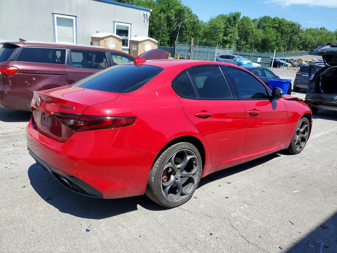 2019 Alfa Romeo Giulia - Фото 3