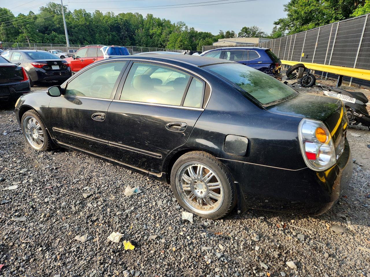 2002 Nissan Altima 2.5 - Image 2