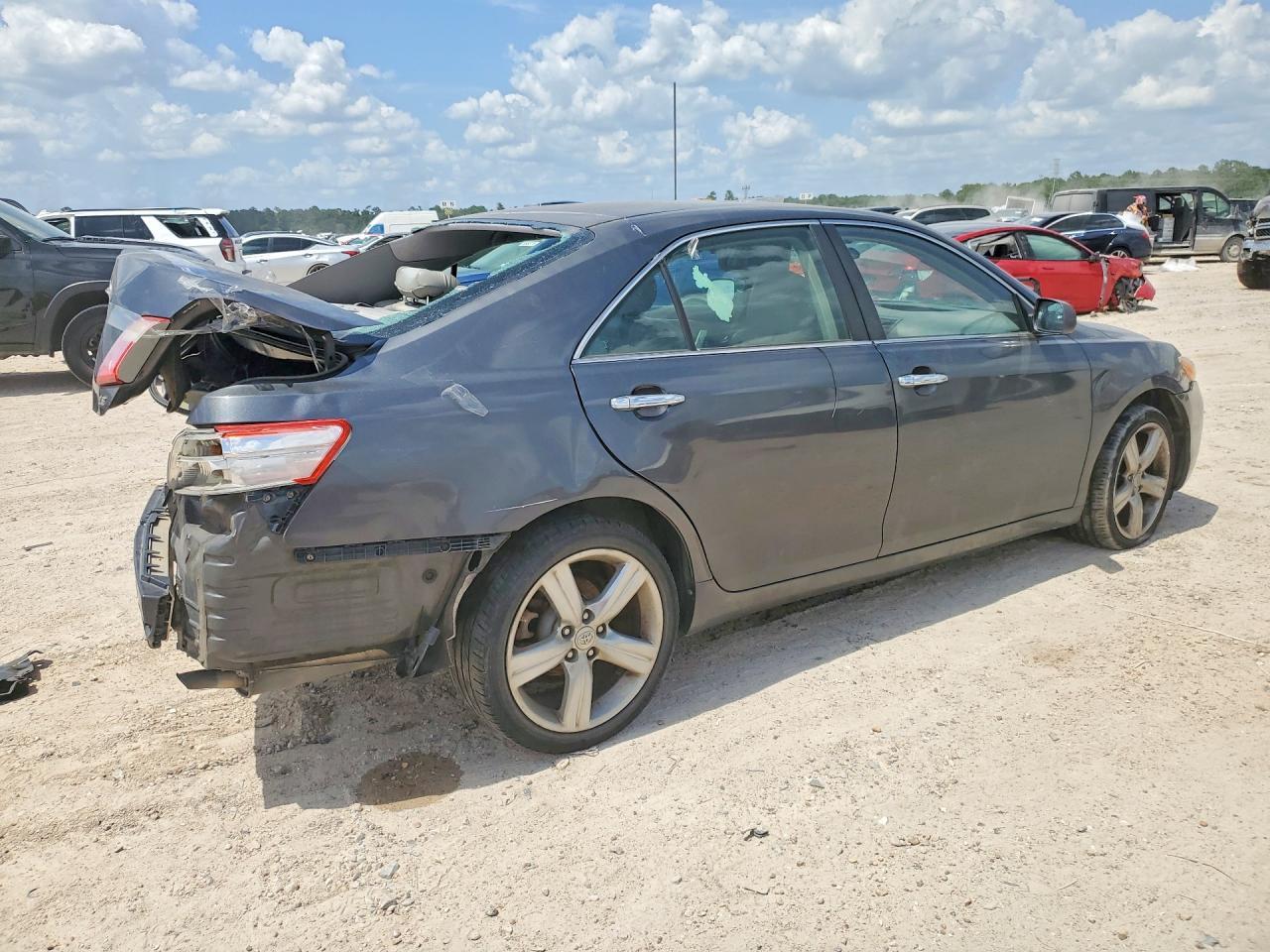 2008 Toyota Camry Le - Фото 3