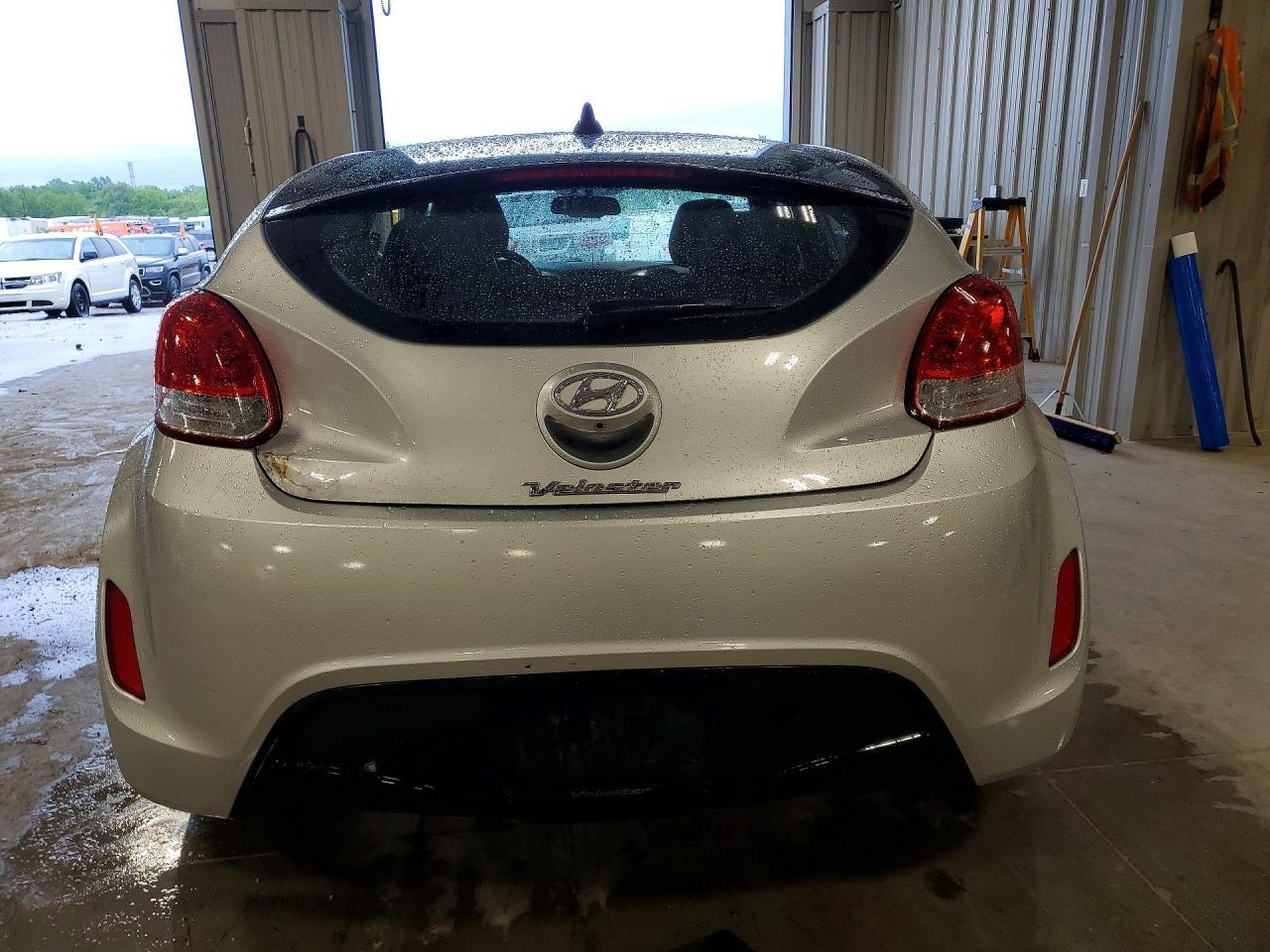 2017 Hyundai Veloster Value Edition - Фото 6