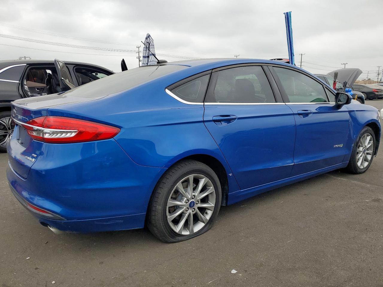2017 Ford Fusion Se Hybrid - Image 3