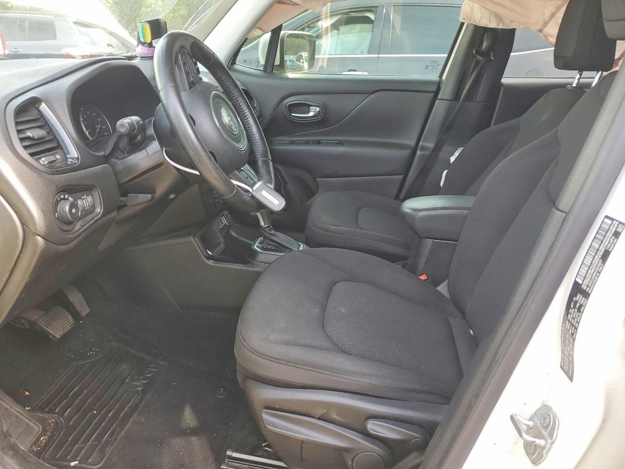 2018 Jeep Renegade Latitude - Image 7