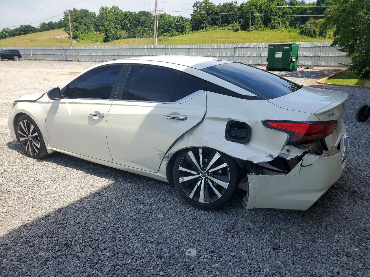 2019 Nissan Altima Sr - Фото 2