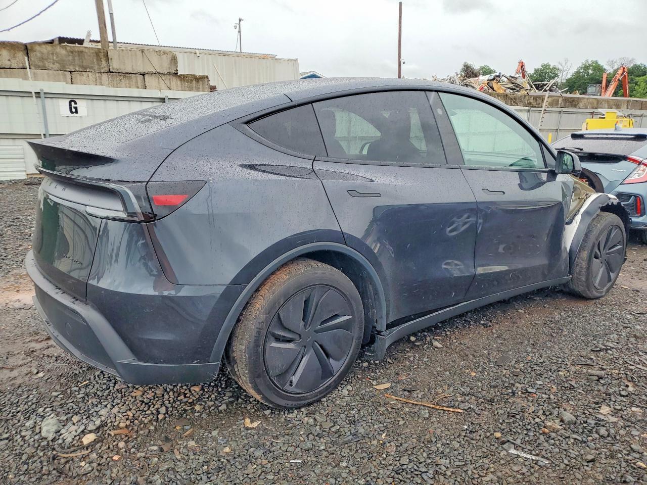 2026 Tesla Model Y - Image 3
