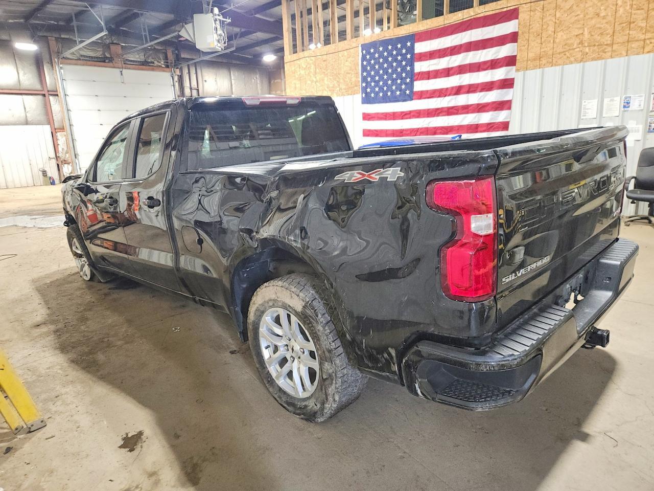 2020 Chevrolet Silverado K1500 Rst - Image 2