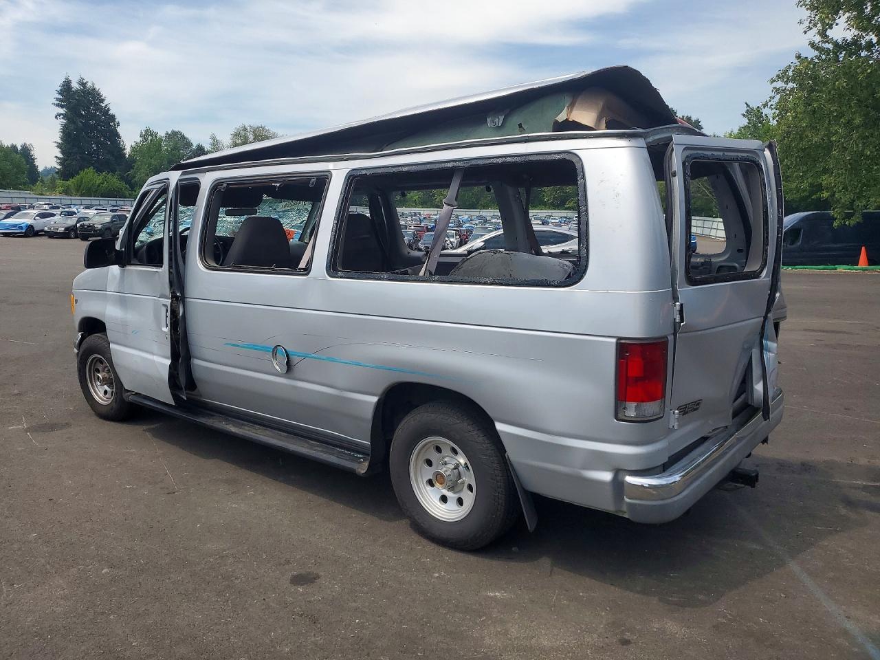 1999 Ford Econoline E150 Wagon - Фото 2