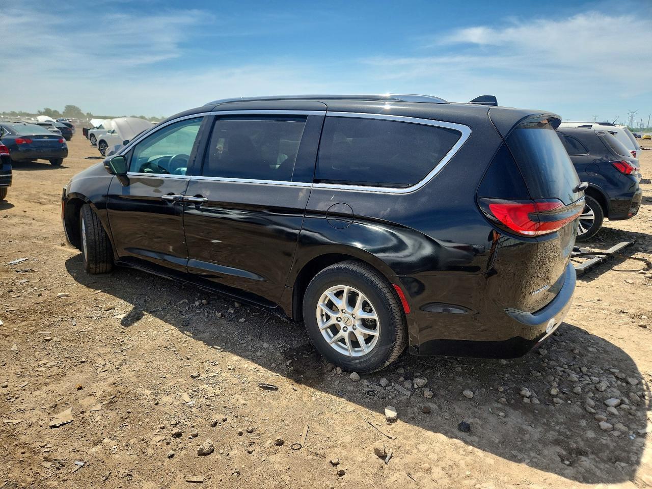 2021 Chrysler Pacifica Touring L - Фото 2