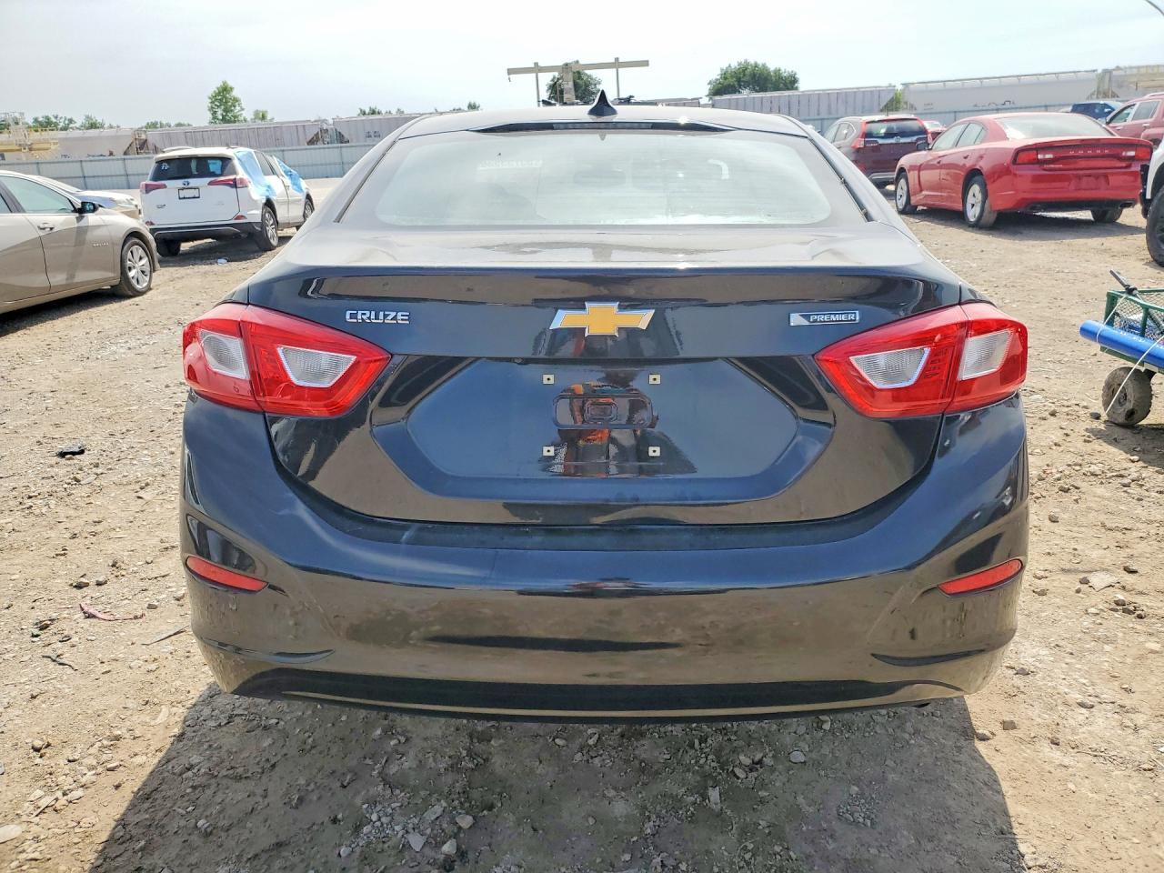 2017 Chevrolet Cruze Premier - Фото 6