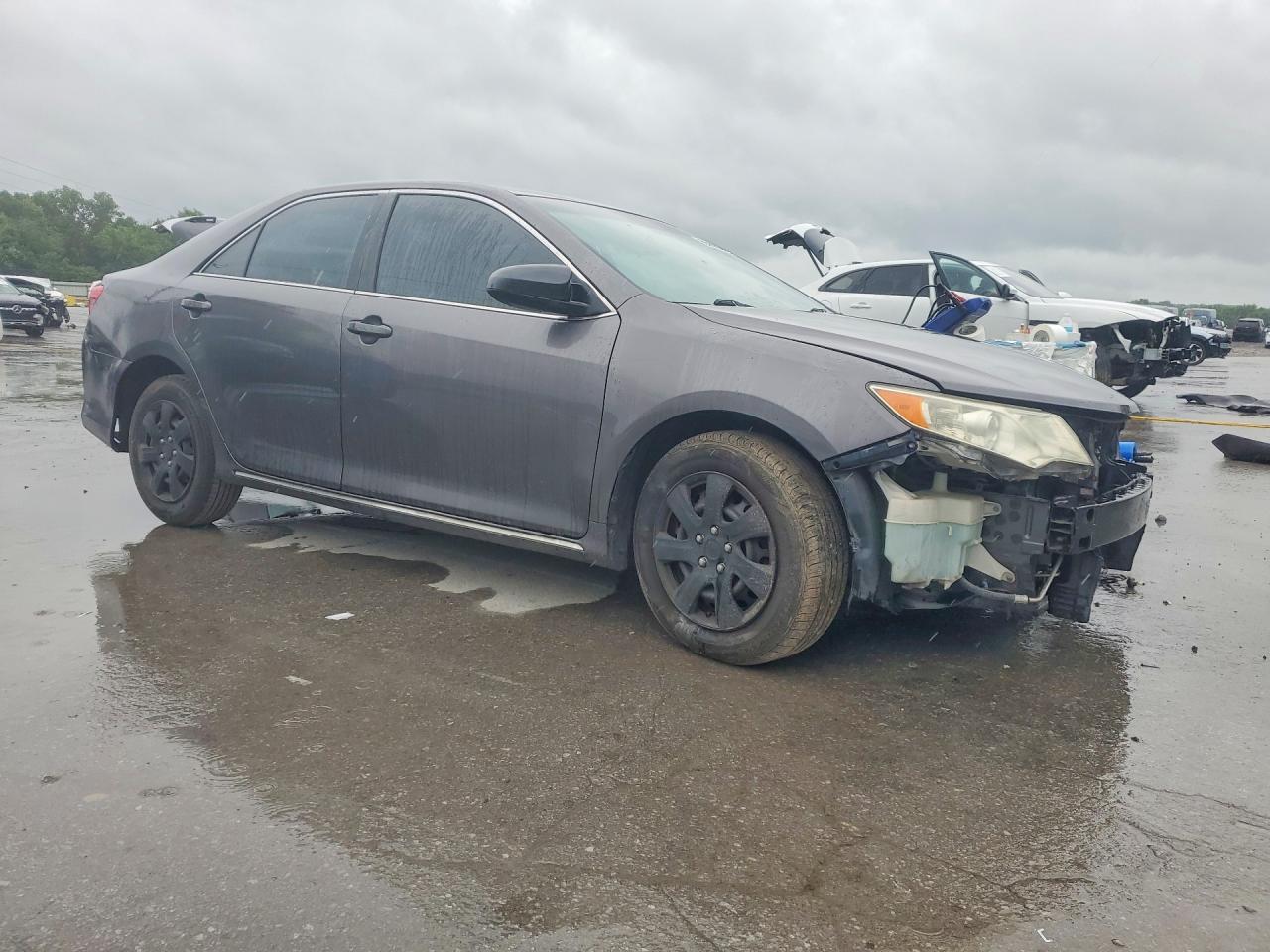 2014 Toyota Camry Le - Фото 4