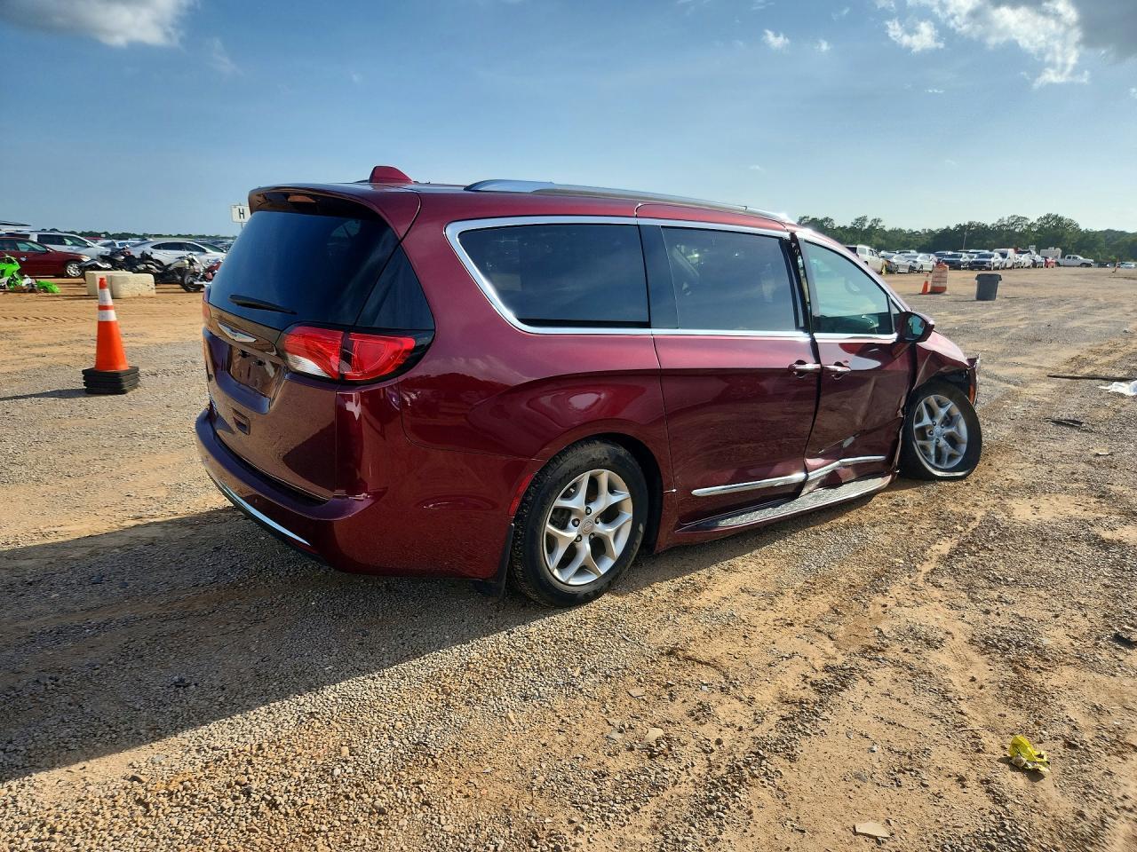 2019 Chrysler Pacifica Touring L - Фото 3