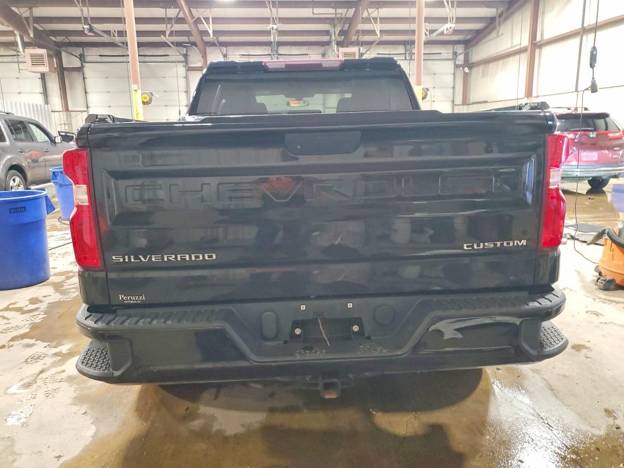 2019 Chevrolet Silverado K1500 Custom - Фото 6