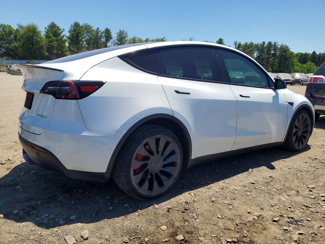 2022 Tesla Model Y - Image 3