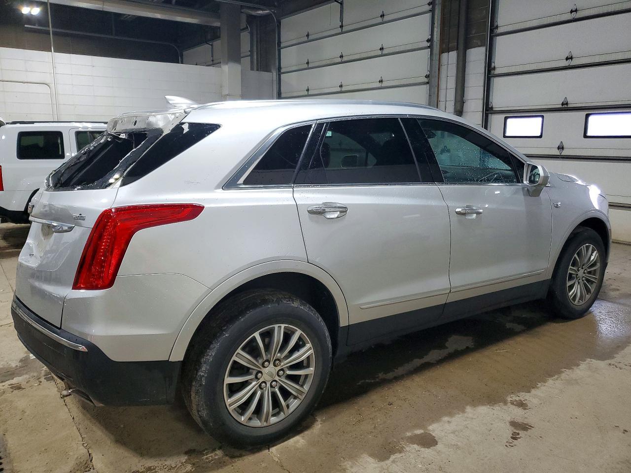 2017 Cadillac Xt5 Luxury - Фото 3