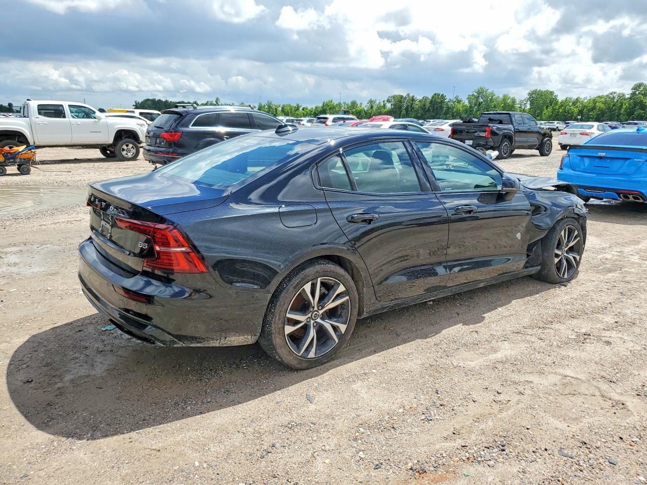 2024 Volvo S60 Plus - Фото 3