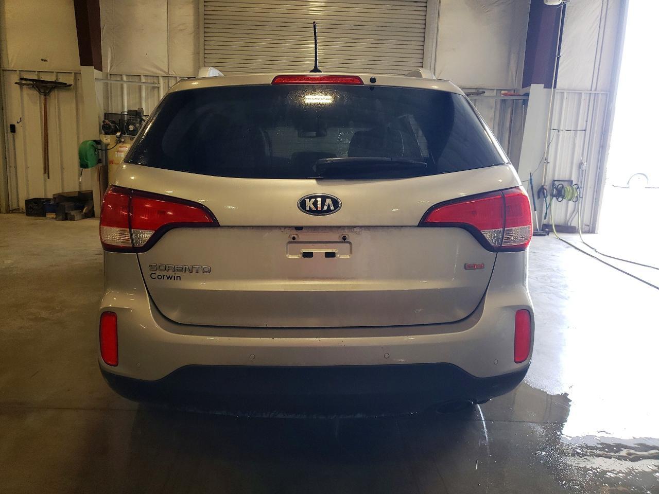 2014 Kia Sorento Lx - Image 6