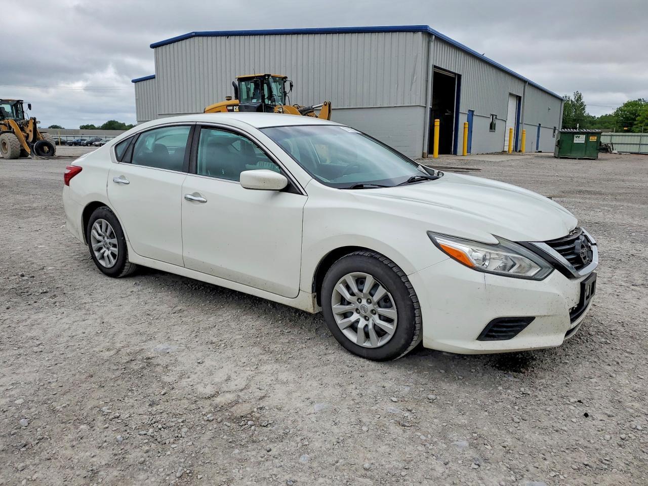 2017 Nissan Altima 2.5 S - Image 4