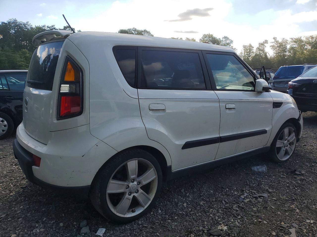 2010 Kia Soul + - Фото 3
