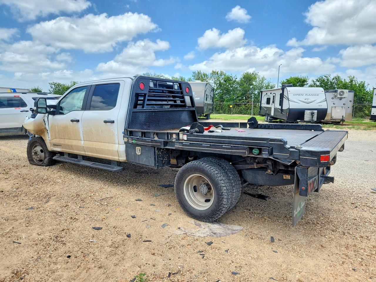2023 Ford F350 Super Duty - Фото 2