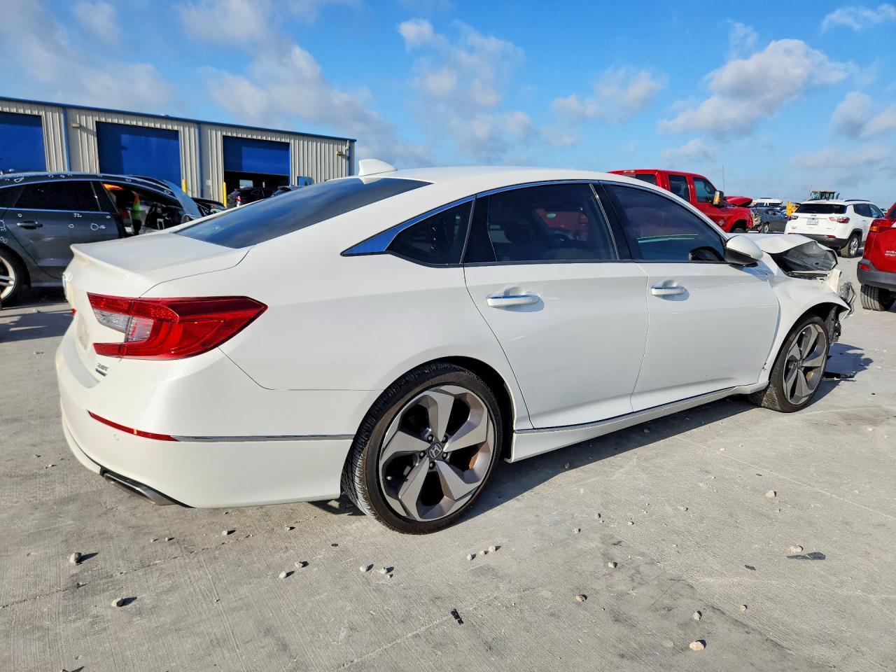 2020 Honda Accord Touring - Фото 3