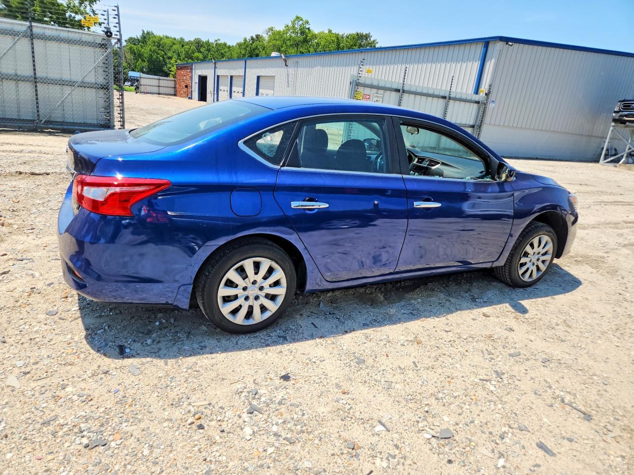 2017 Nissan Sentra S - Фото 3