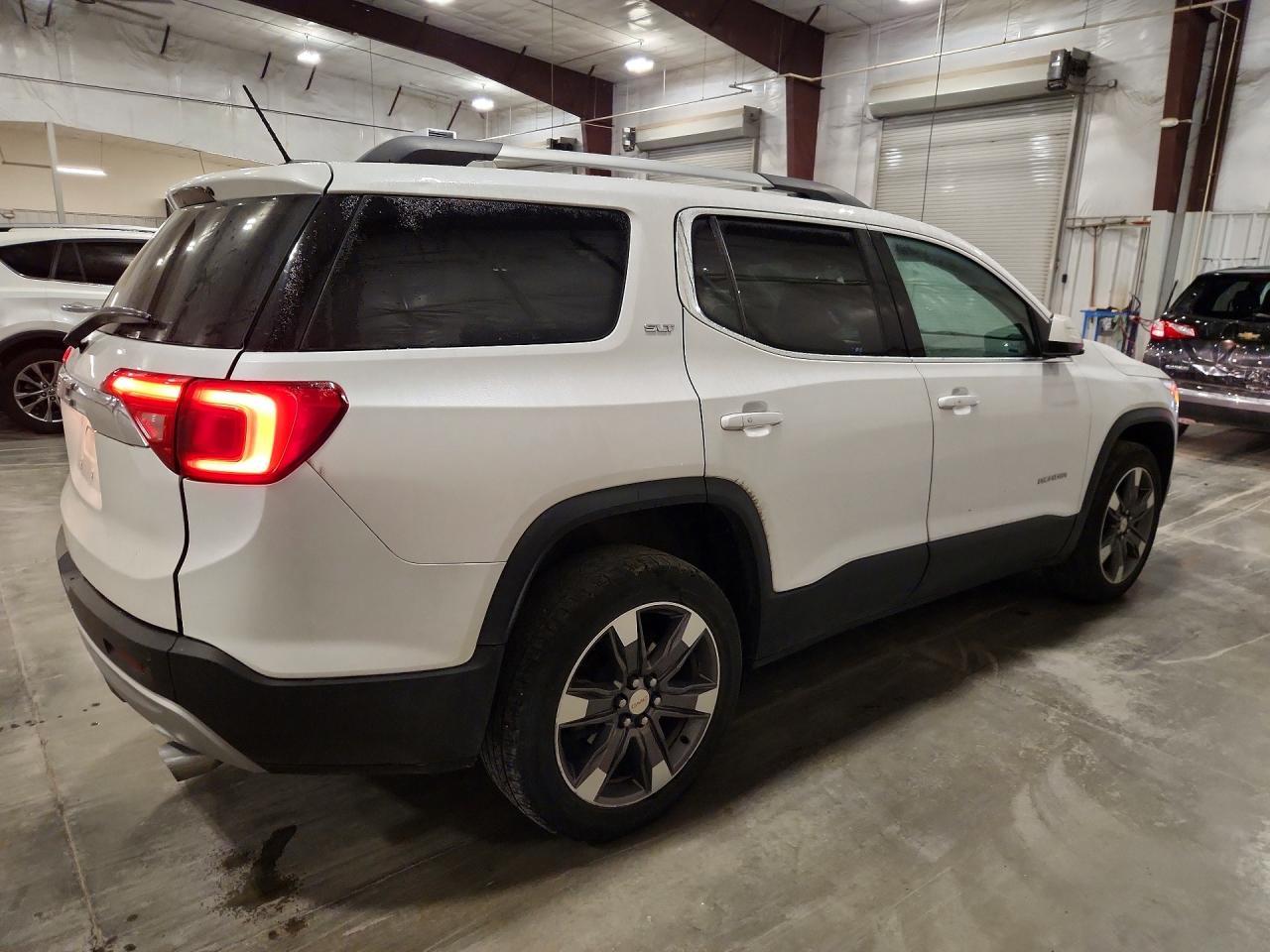 2019 GMC Acadia Slt-2 - Image 3