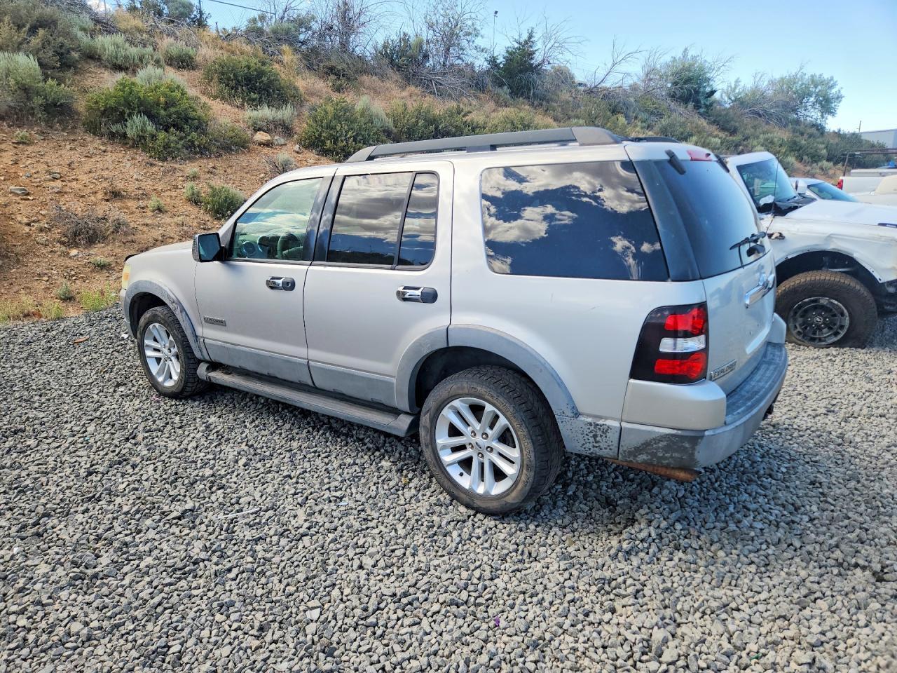 2006 Ford Explorer Xlt - Image 2