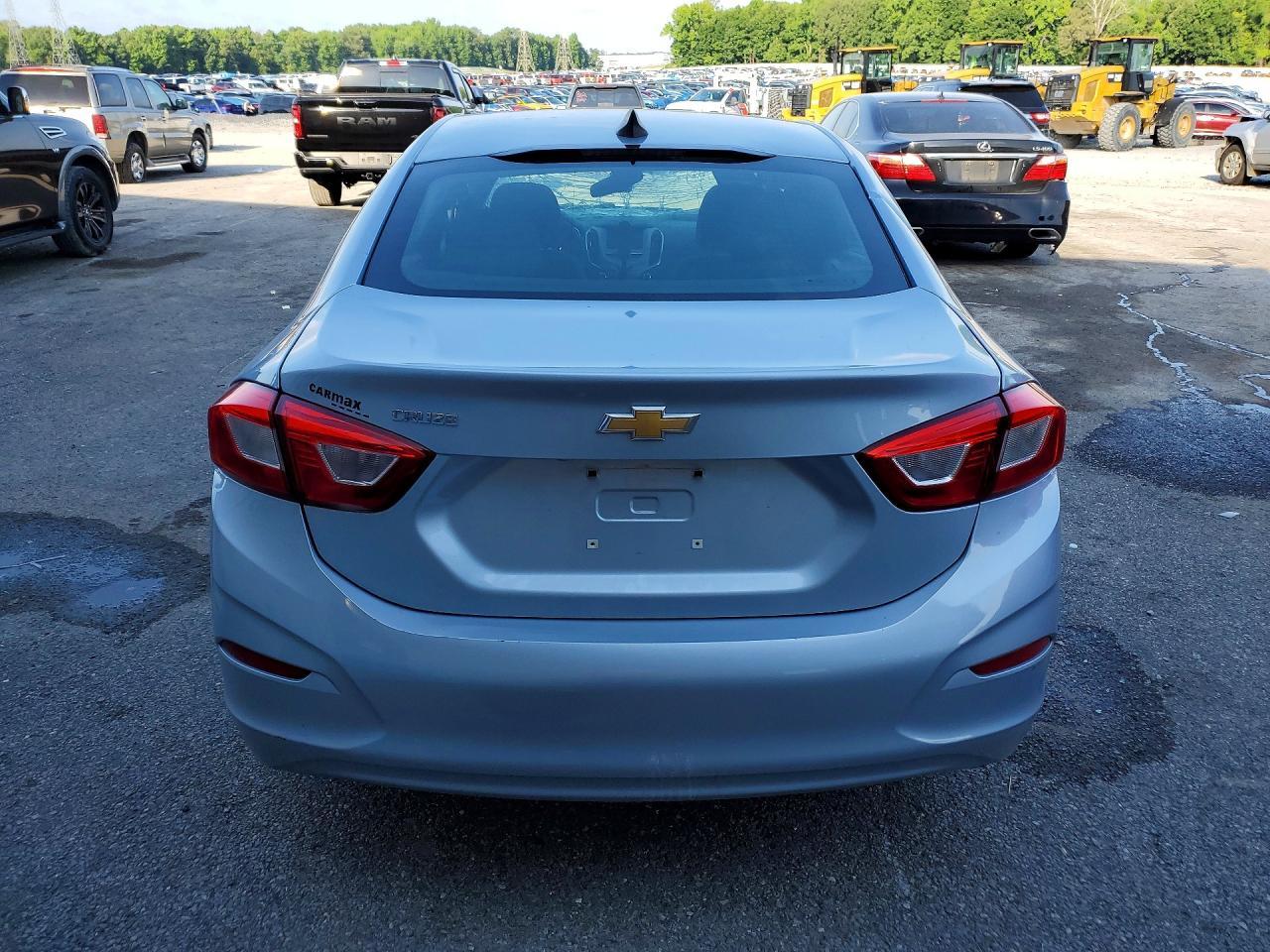 2018 Chevrolet Cruze Ls - Фото 6
