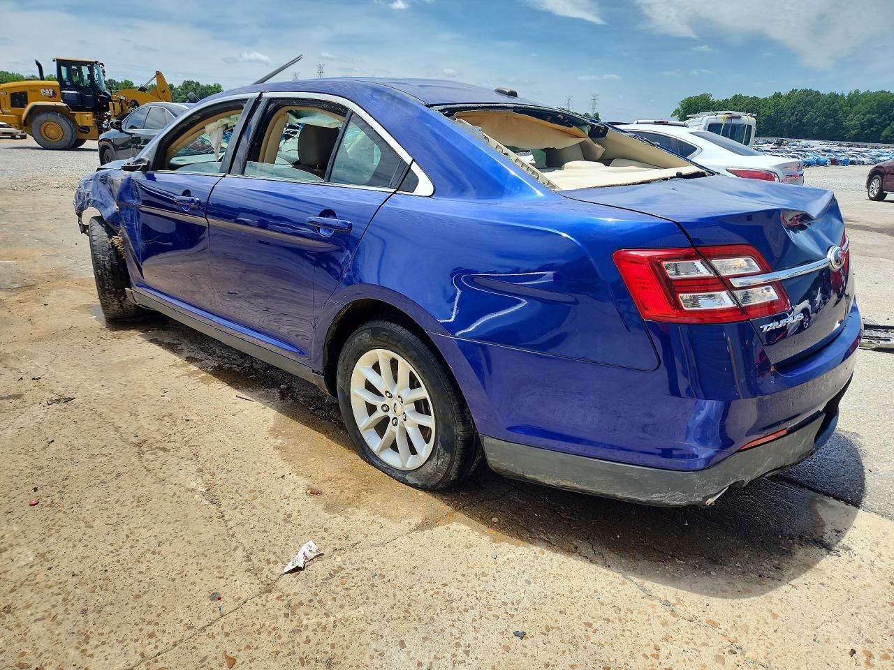 2013 Ford Taurus Se - Фото 2