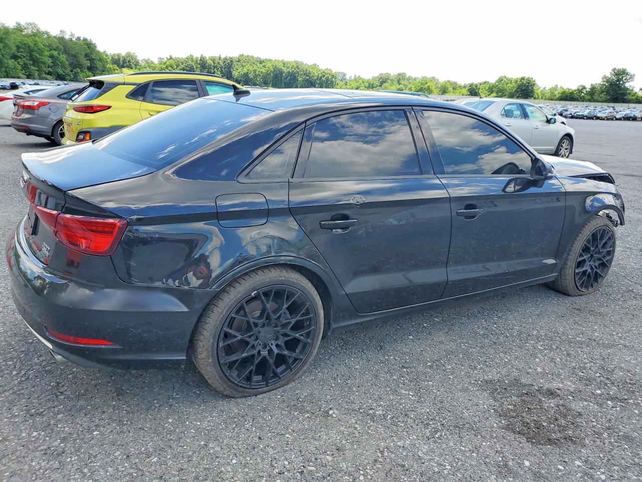2018 Audi A3 Premium - Фото 3
