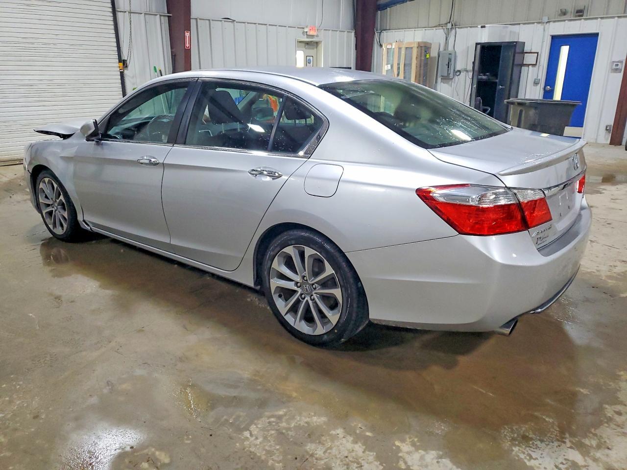 2014 Honda Accord Sport - Image 2