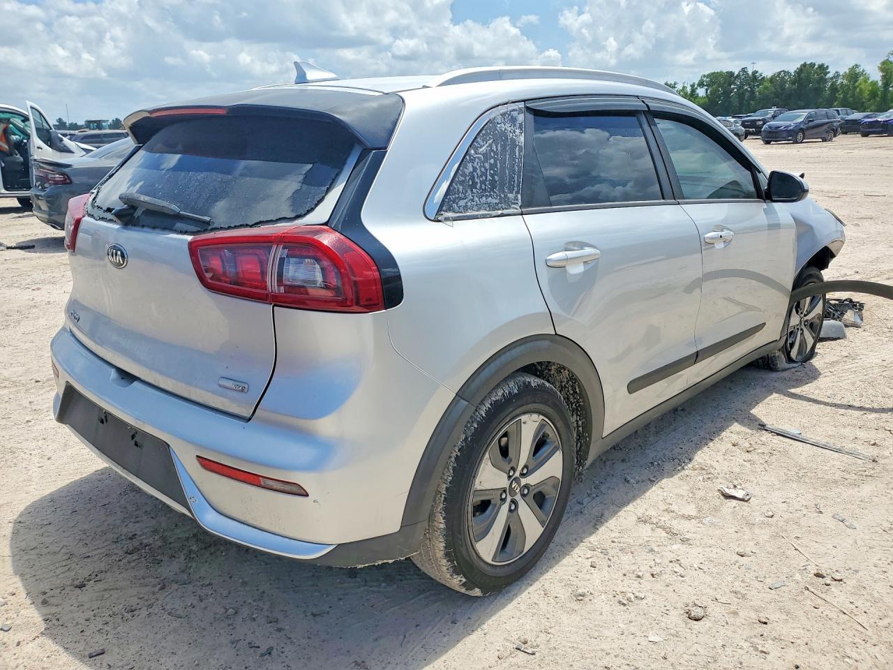 2018 Kia Niro - Image 3
