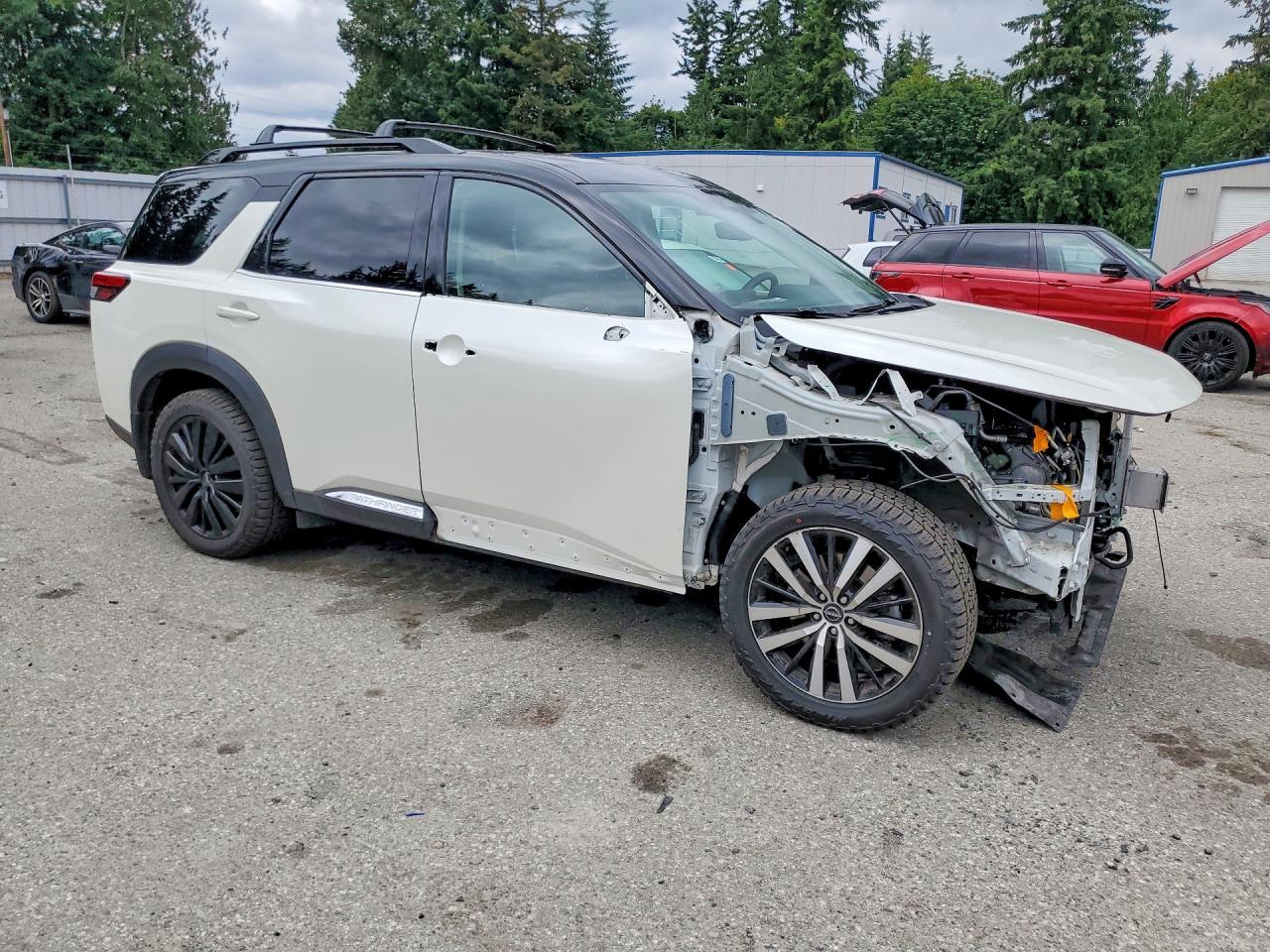 2023 Nissan Pathfinder Platinum - Фото 4