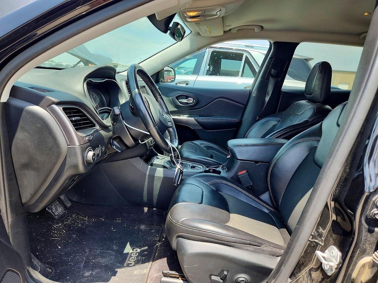 2019 Jeep Cherokee Latitude Plus - Image 7