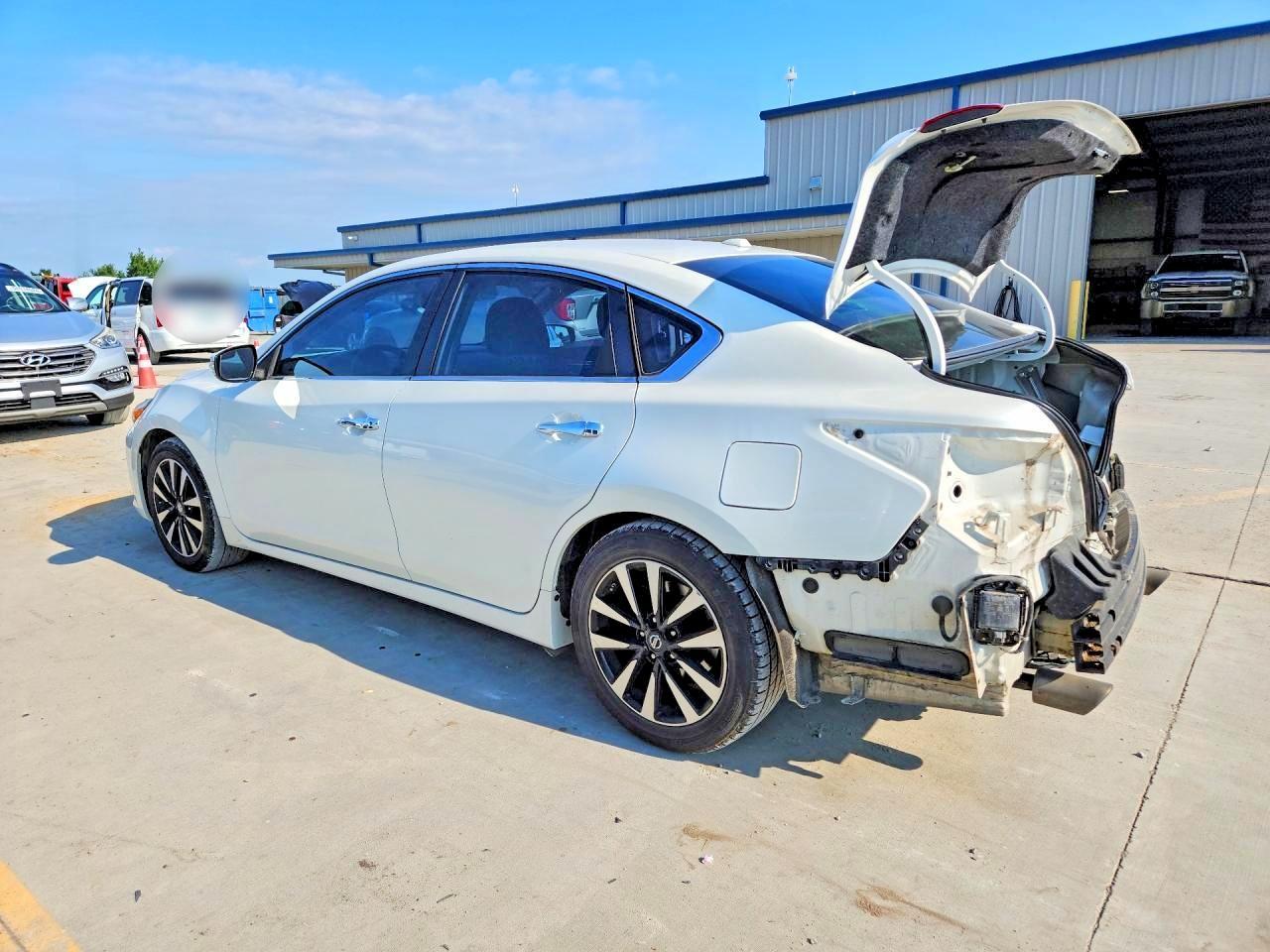2018 Nissan Altima 2.5 Sl - Image 2