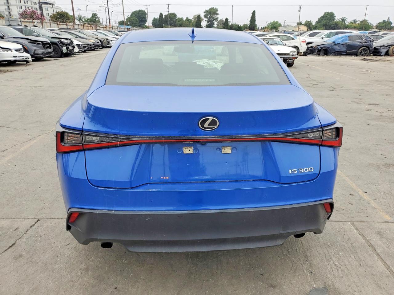 2021 Lexus Is 300 - Image 6