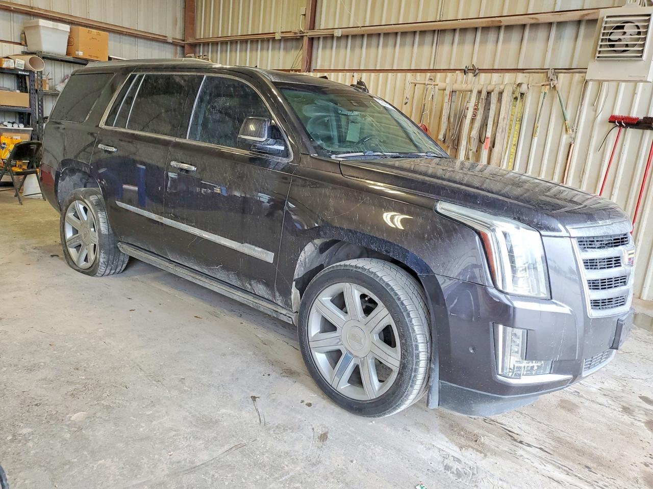 2018 Cadillac Escalade Premium Luxury - Image 4