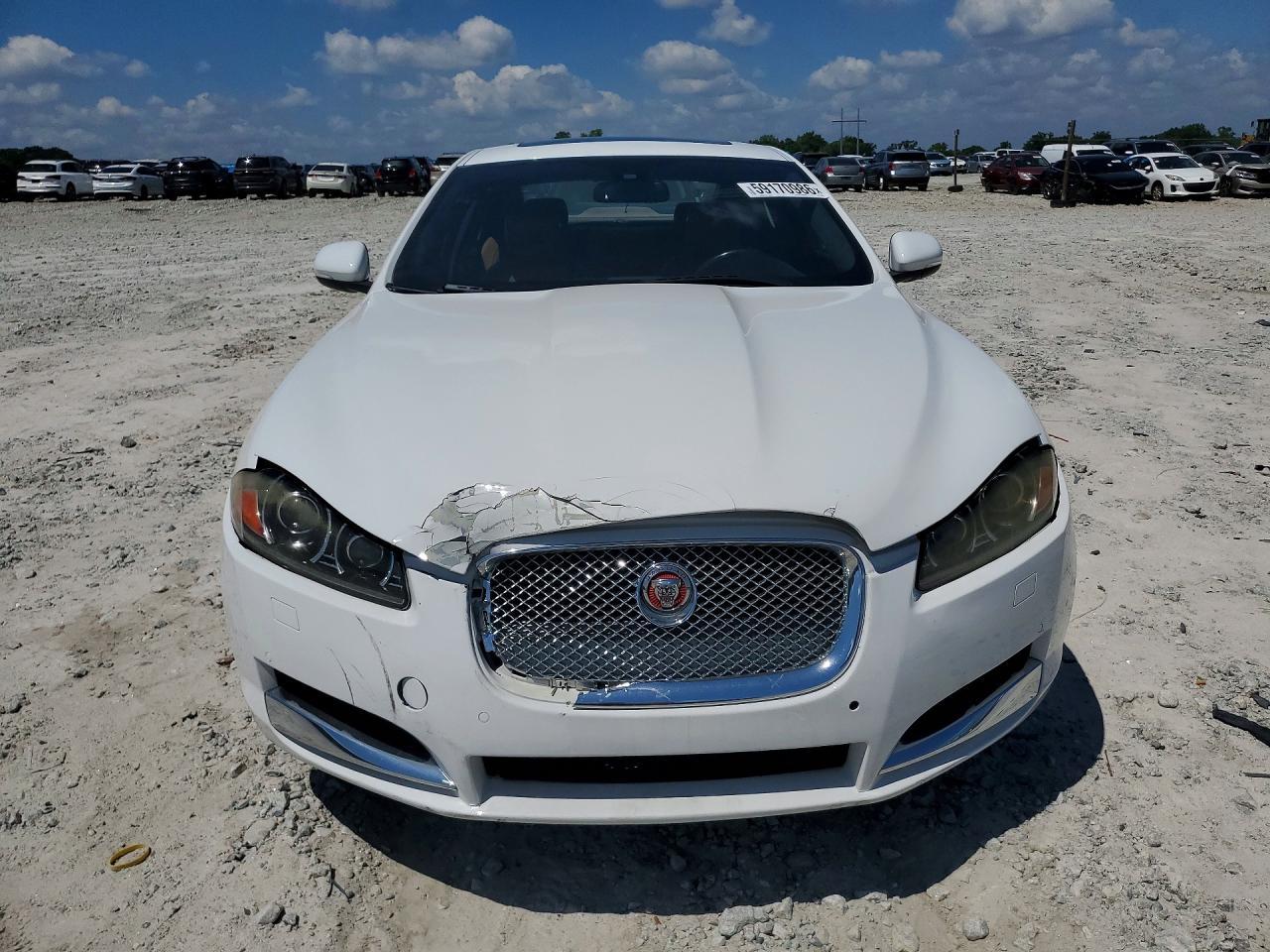 2014 Jaguar Xf - Image 5