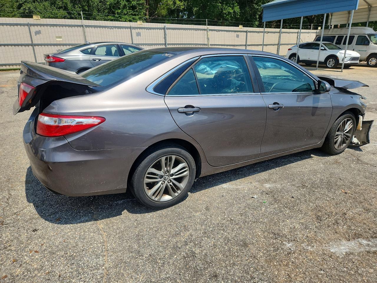 2017 Toyota Camry Se - Фото 3