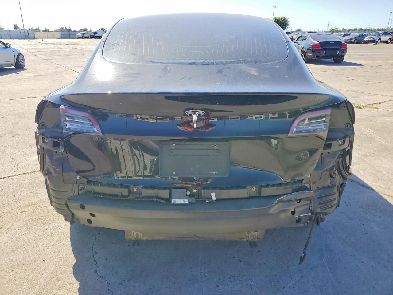 2018 Tesla Model 3 - Фото 6