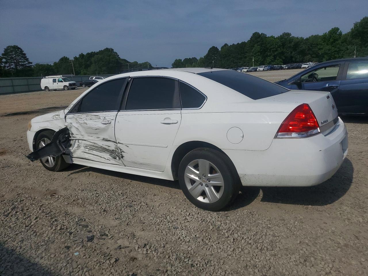 2011 Chevrolet Impala 4D Fleet - Фото 2