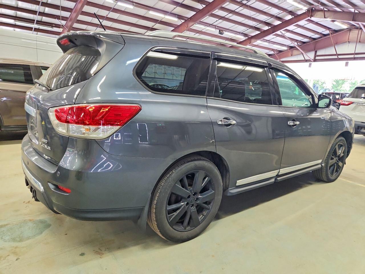 2013 Nissan Pathfinder S - Image 3