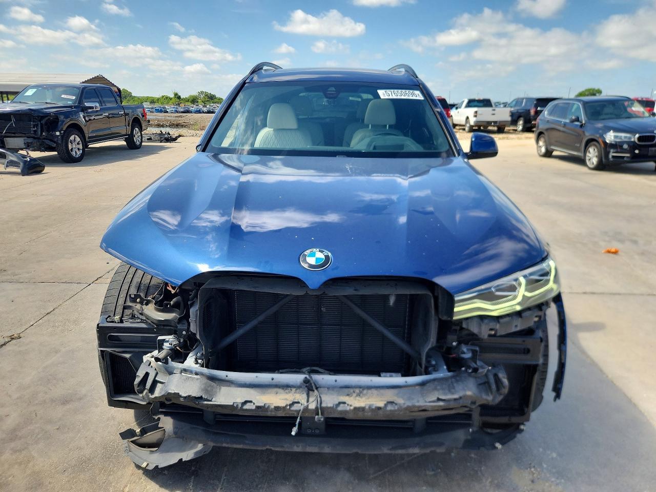 2020 BMW X7 xDrive40I - Фото 5