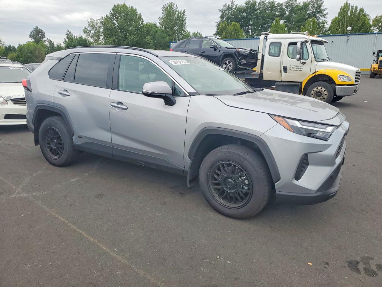 2024 Toyota Rav4 Hybrid Xle - Image 4